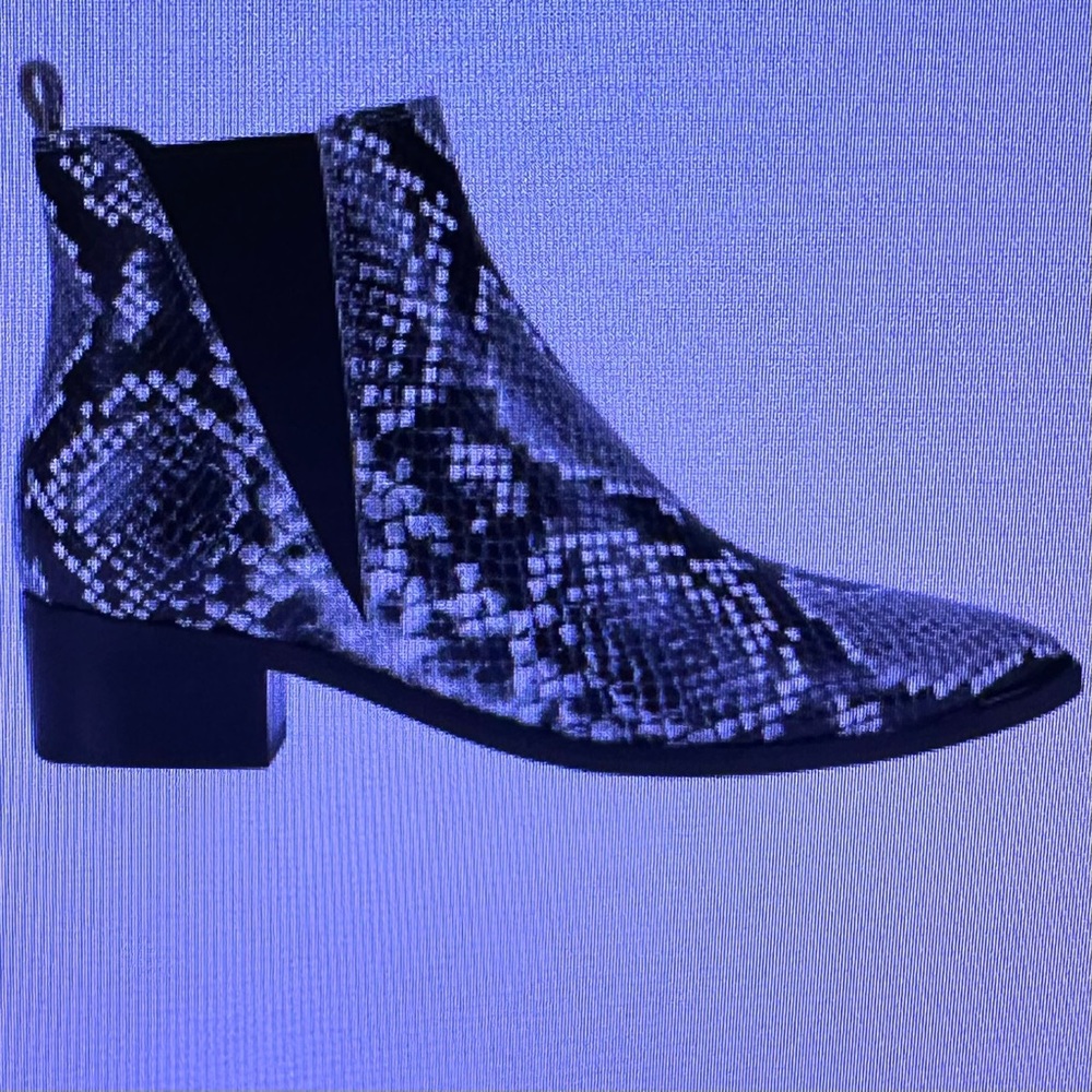 Marc Fisher Yale Snakeskin Bootie Sz 6.5